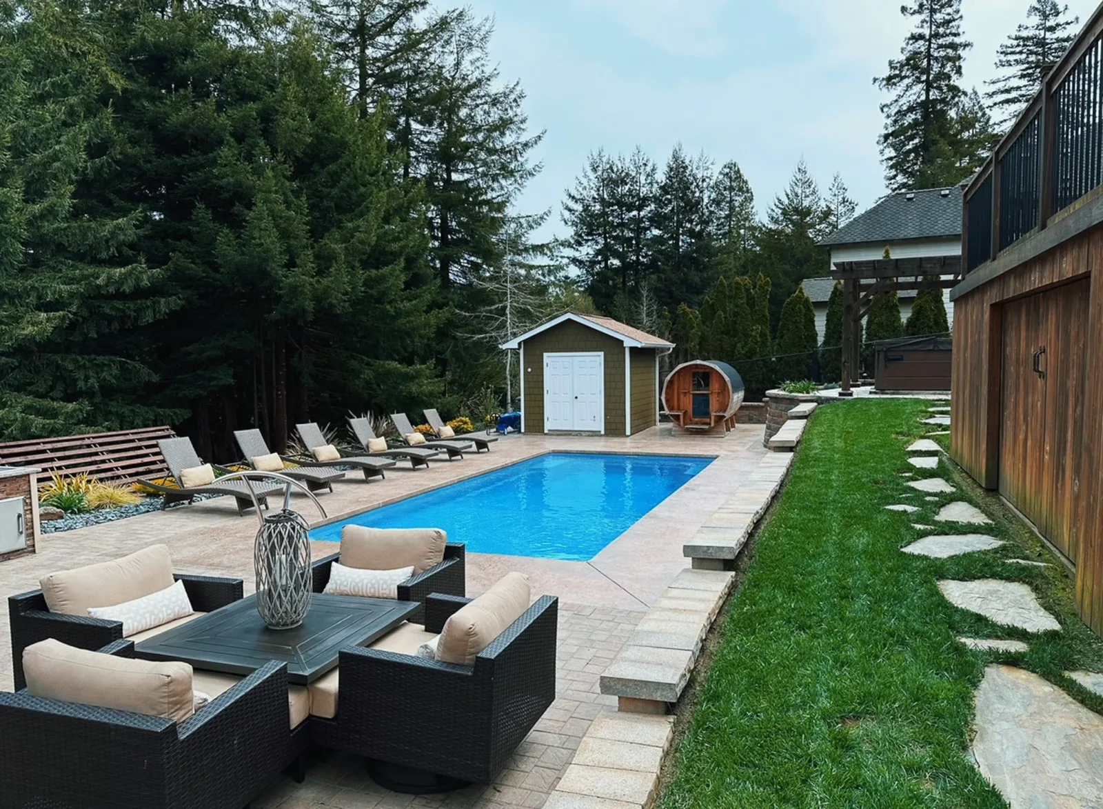 J&G Lawn & Garden design, build, renovate showcase, featured on jglawngarden.com